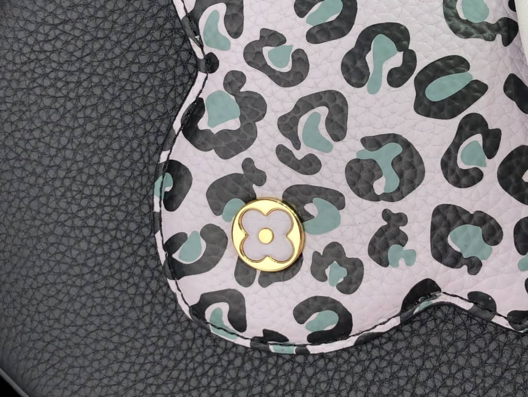 L0vis Vvtt0n Capucines BB Calfskin Handbag Black