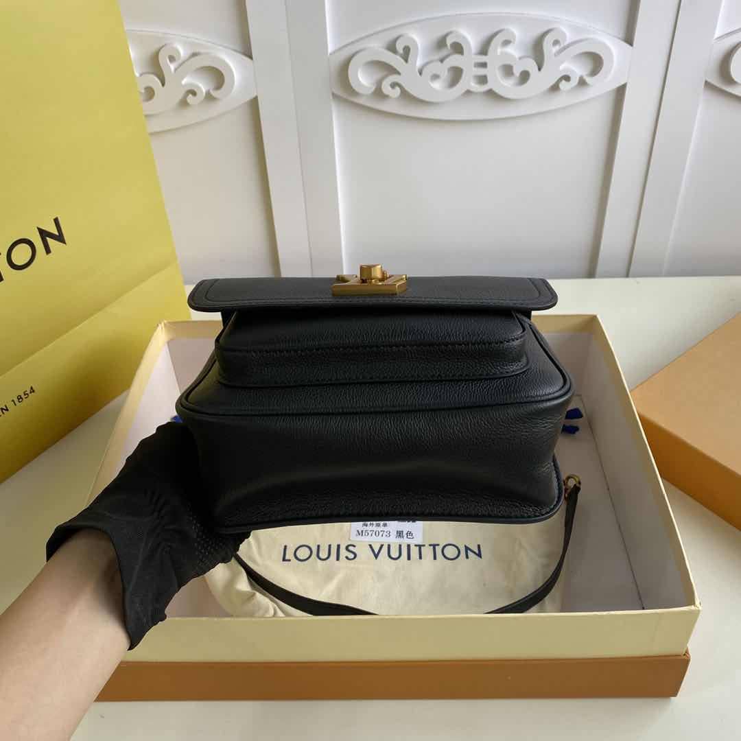 L0vis Vvtt0n Lockme Chain PM Replica Handbag Black M57073