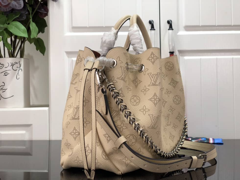 L0vis Vvtt0n Bella Mahina Cream M59203 Replica Tote