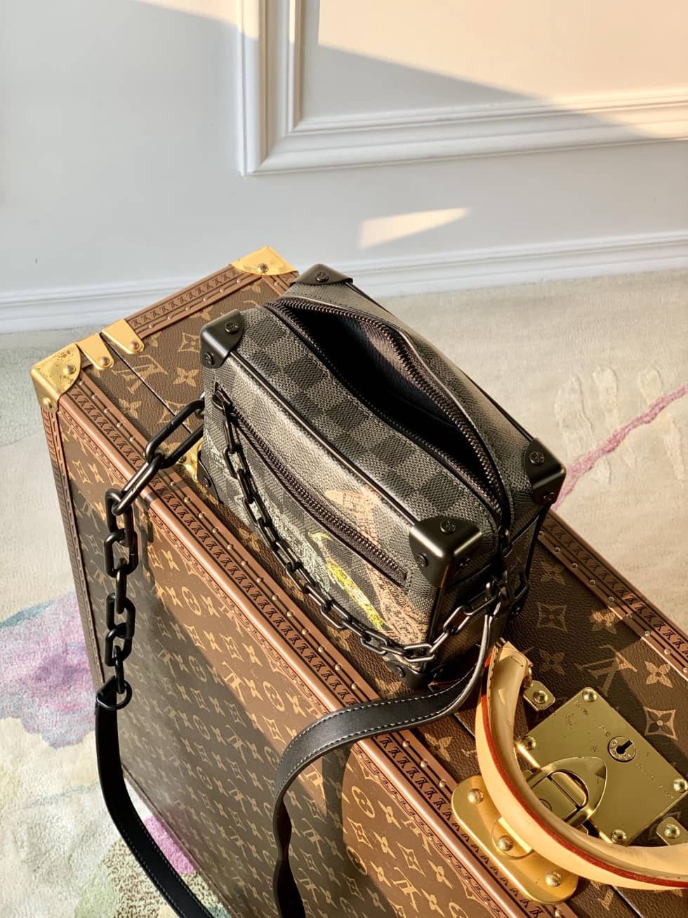 L0vis Vvtt0n Mini Soft Trunk Black N45278 Replica Shoulder Bag