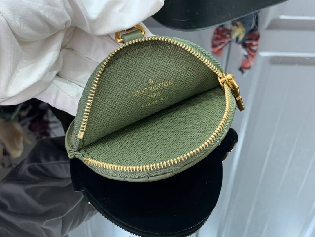 L0vis Vvtt0n New Wave Multi Replica Pochette Green M56466