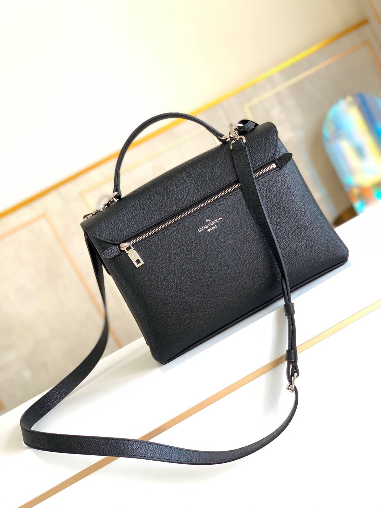 L0vis Vvtt0n My Lockme Vanille Leather Crossbody Bag Replica M54878