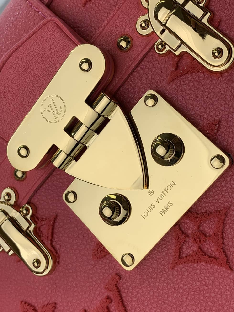 L0vis Vvtt0n Petite Malle Flou Pink M20745 Replica Trunk Box