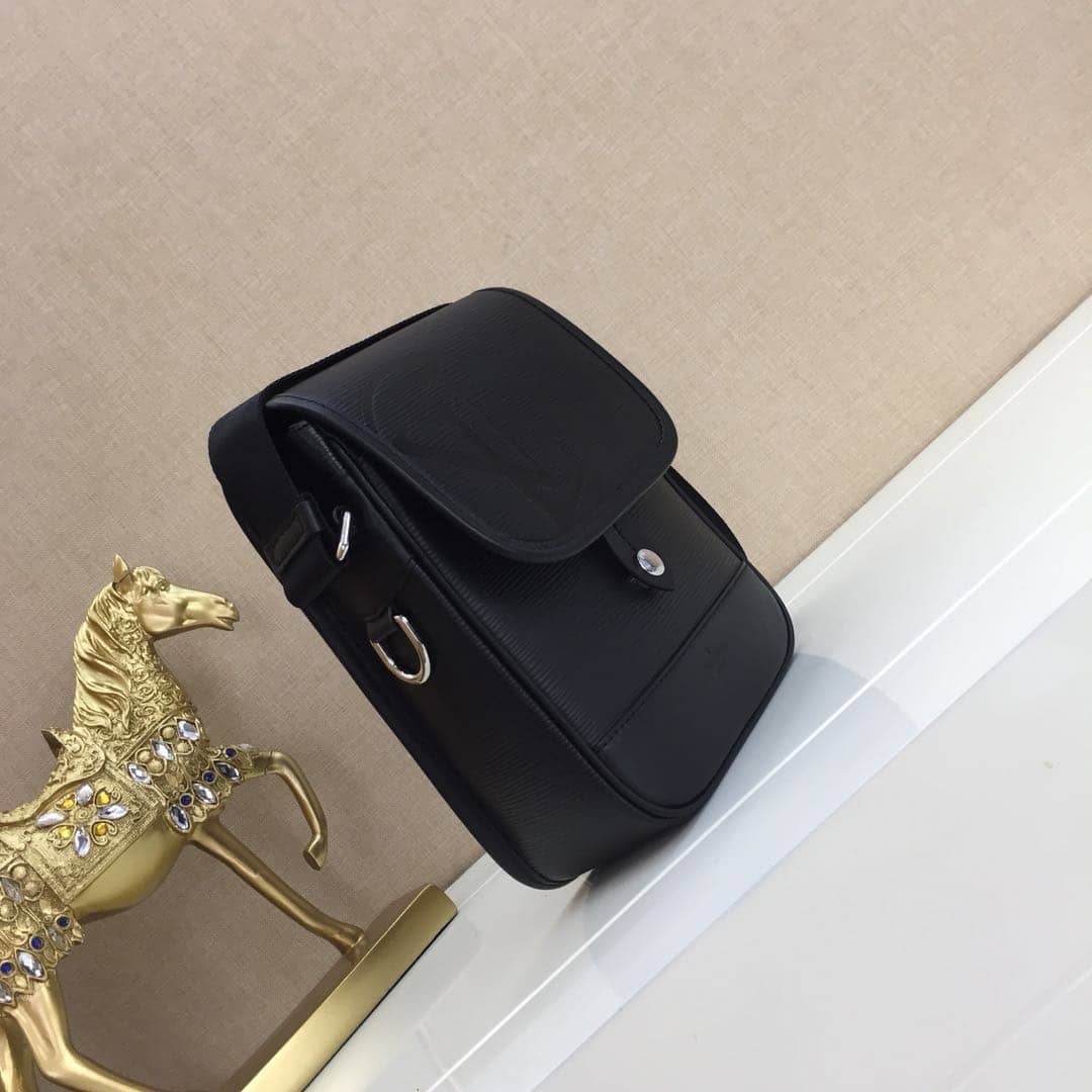 L0vis Vvtt0n EPI Downtown BB Replica Messenger Bag Black M53497