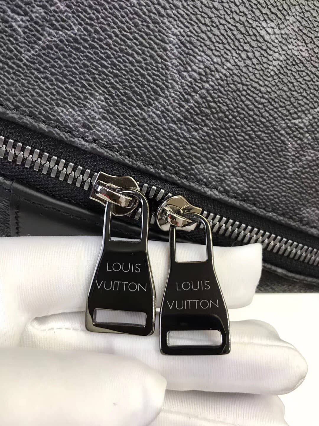 L0vis Vvtt0n Discovery PM Monogram Eclipse Canvas Replica Backpack M43186