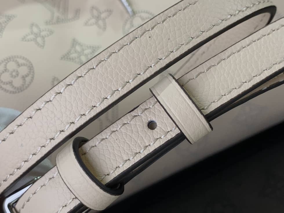 L0vis Vvtt0n Why Knot MM Mahina Cream M20700 Replica Hobo