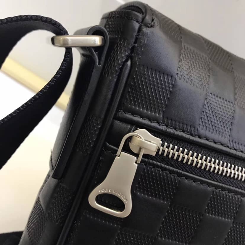 L0vis Vvtt0n District PM Damier Infini Leather Shoulder Bag Replica N41038