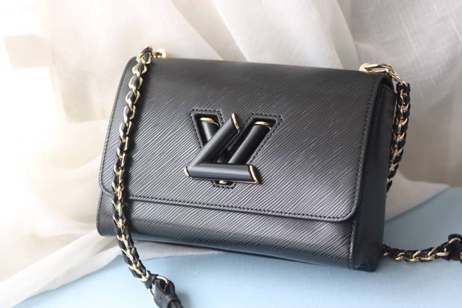 L0vis Vvtt0n Twist MM Chain Leather Replica Bag Black M50282