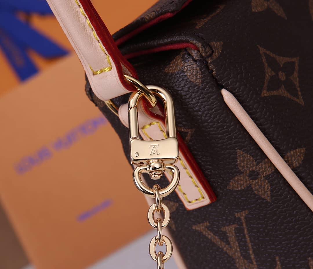 L0vis Vvtt0n Monogram Recital Leather Shoulder Bag Replica M51900