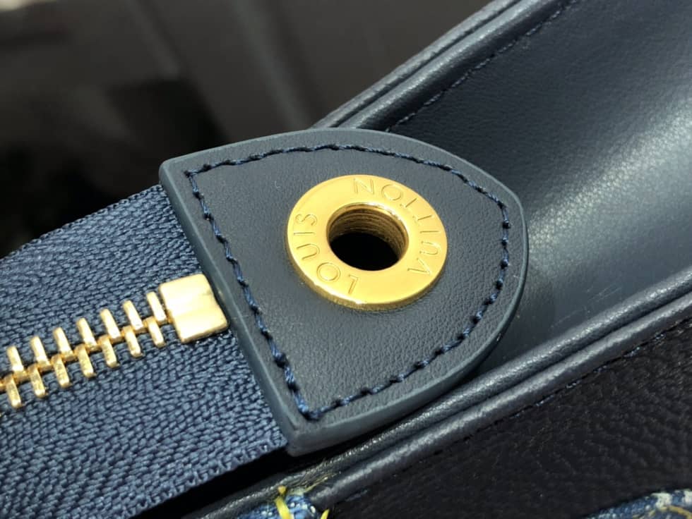 L0vis Vvtt0n Pochette Dupe x Nigo Voyage MM Monogram Blue M45961