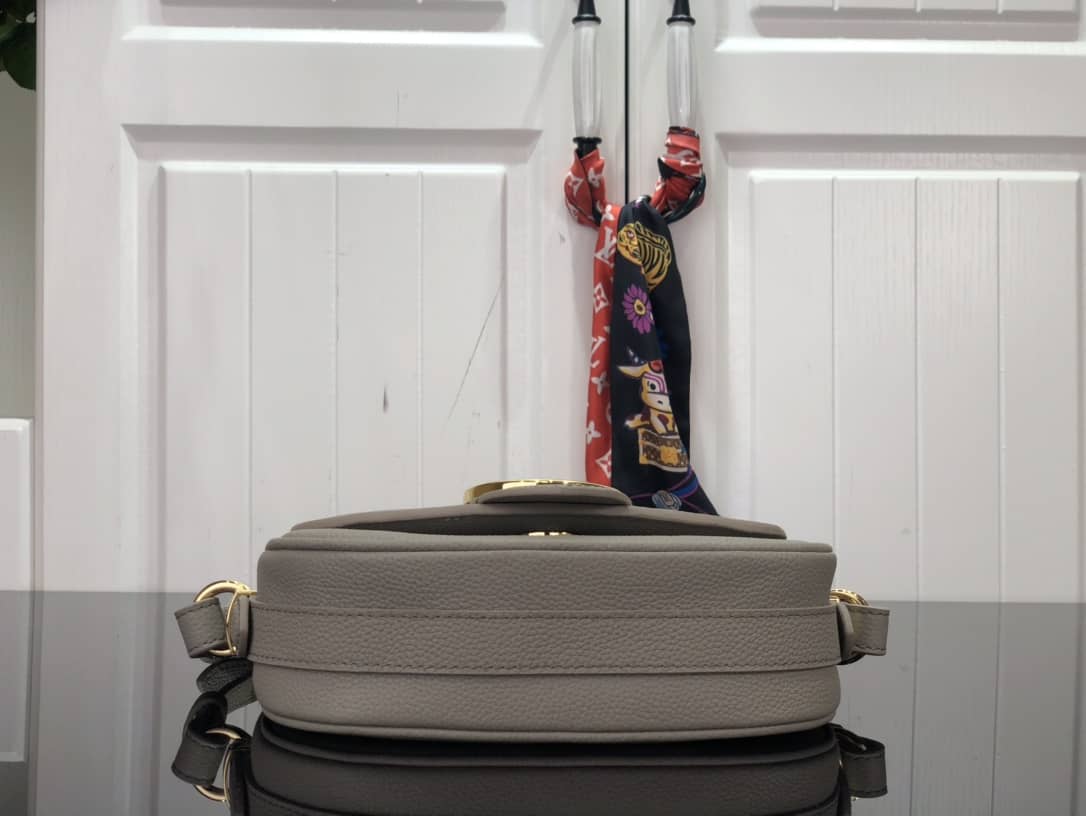 L0vis Vvtt0n Pont 9 Soft PM Replica Bag Apricot M58727