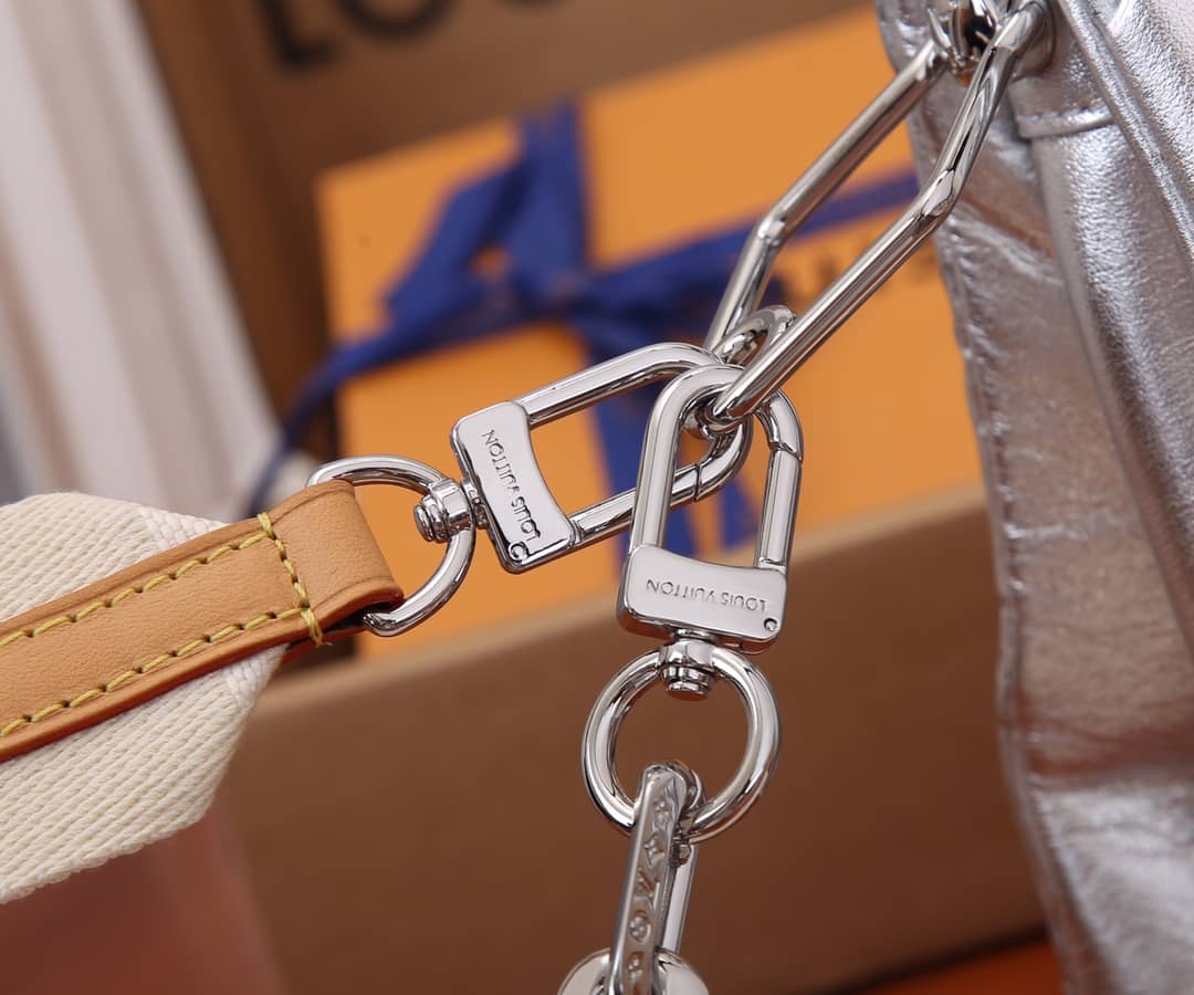 L0vis Vvtt0n Coussin PM Monogram Embossed Replica Crossbody Bag Silver M57790