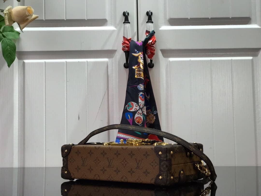 L0vis Vvtt0n Petite Malle Trunk M94219 Replica Shoulder Bag