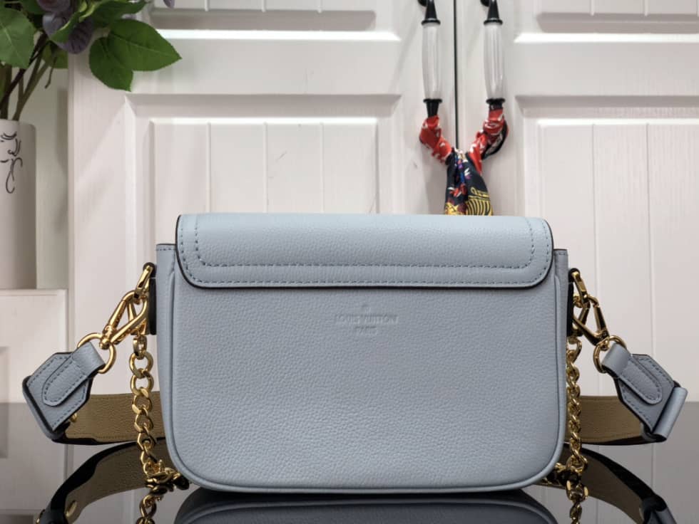 L0vis Vvtt0n Lockme Tender Blue M59984 Replica Crossbody Bag