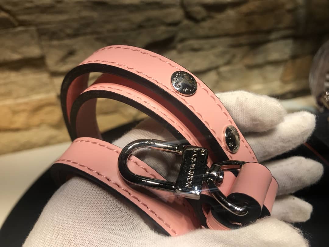 L0vis Vvtt0n Twist MM Bag Black M50296 Replica