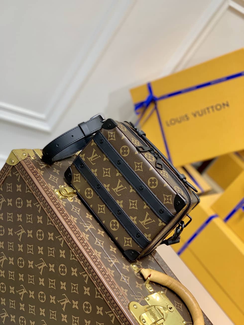 L0vis Vvtt0n Handle Trunk Monogram Macassar M45935 Replica Shoulder Bag