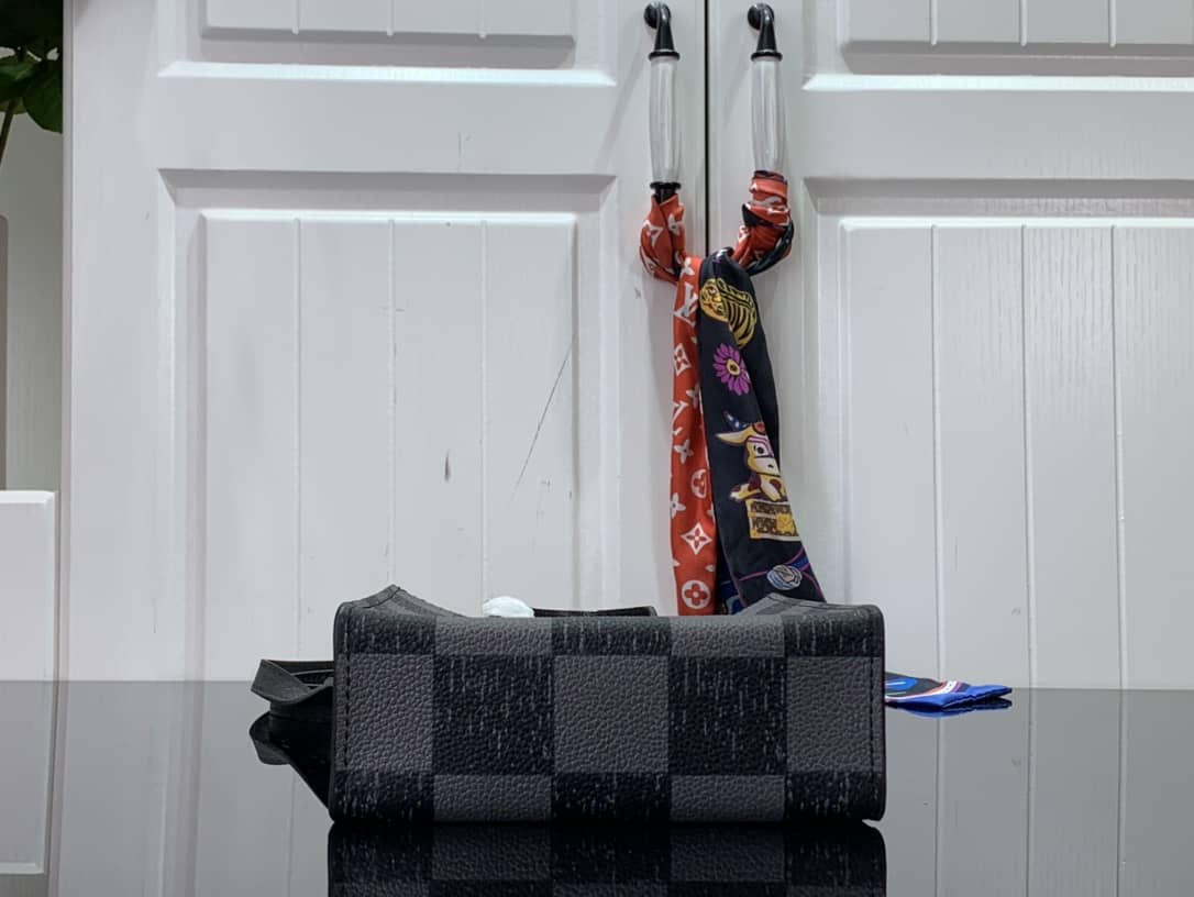 L0vis Vvtt0n Damier Checkerboard Pattern Sac Plat XS Bag Replica N60495