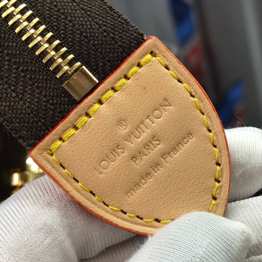 L0vis Vvtt0n Toiletry Monogram Canvas Pouch Replica M47542