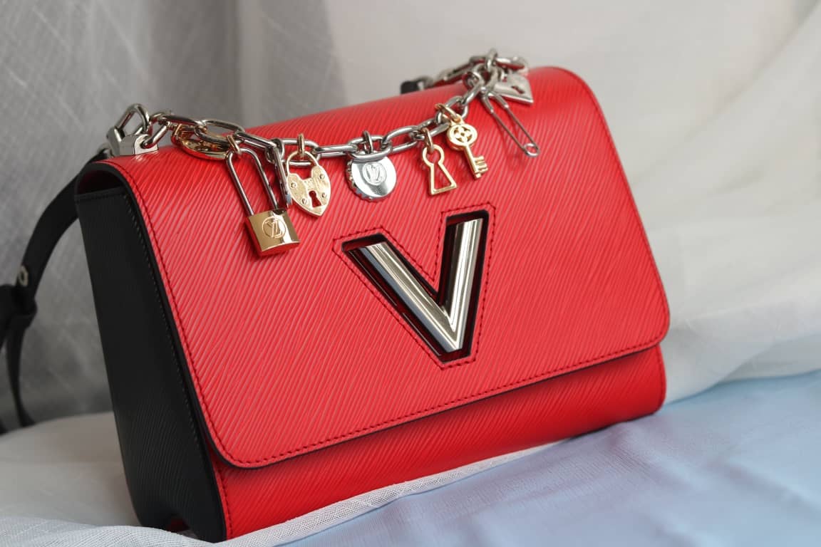 L0vis Vvtt0n Twist Epi Handbag Replica