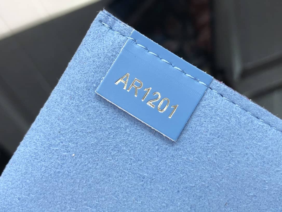 L0vis Vvtt0n Petit Sac Plat Flat Shoulder Bag Replica Blue M80169