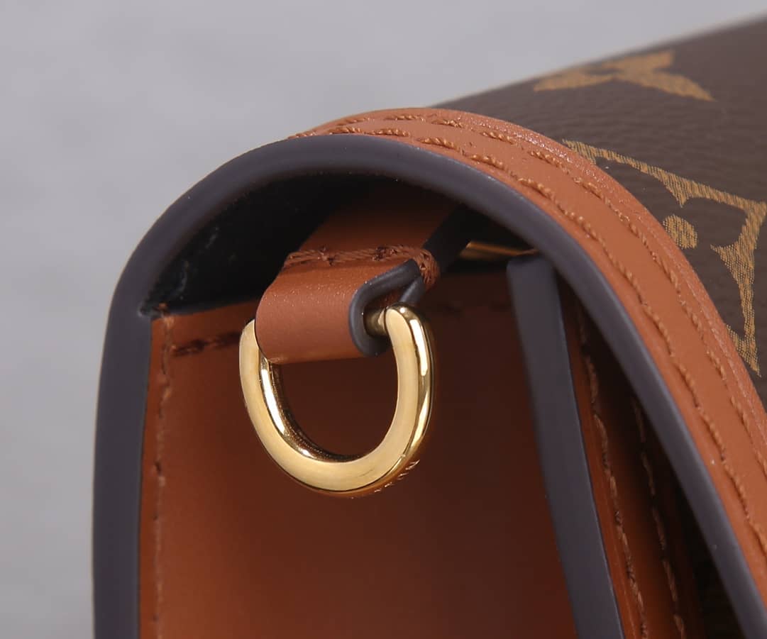 L0vis Vvtt0n Dauphine Chain Wallet Replica Shoulder Bag Yellow M68746