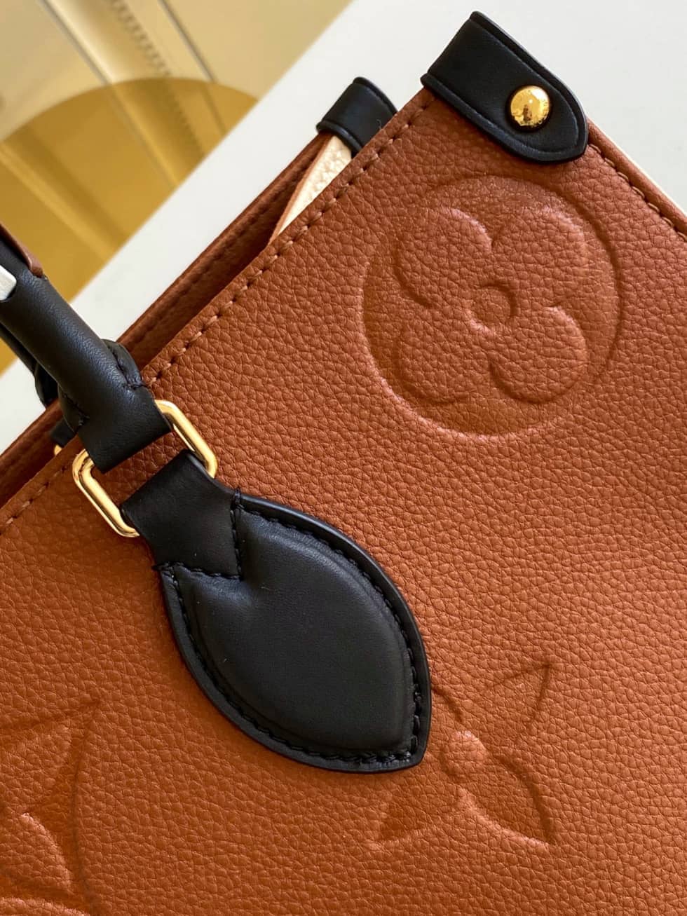 L0vis Vvtt0n Wild At Heart OnTheGo MM M58521 Replica Tote