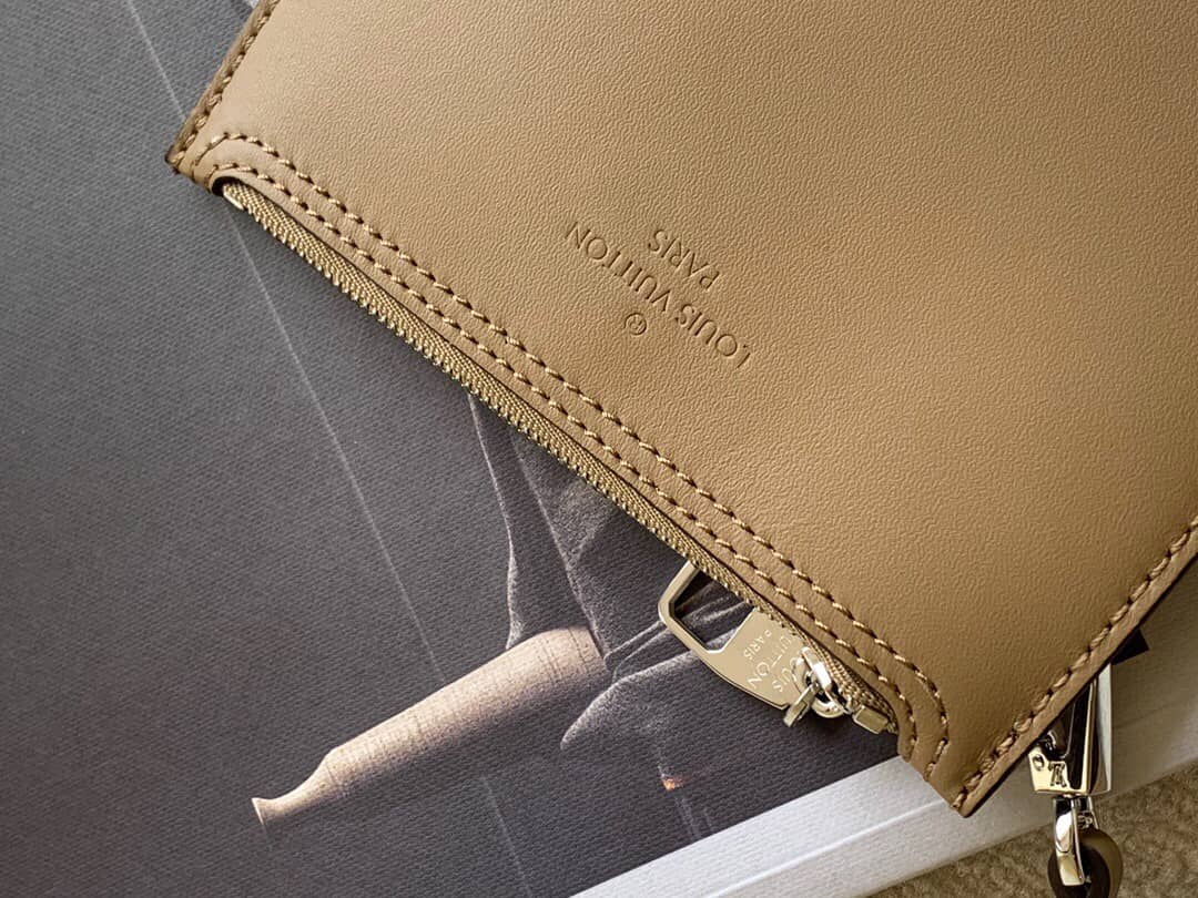 L0vis Vvtt0n Mahina Hina PM Leather Tote Replica Apricot M54353