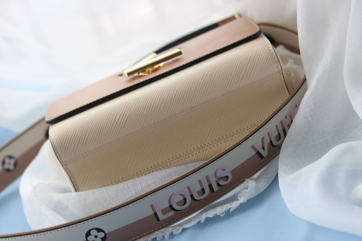 L0vis Vvtt0n Textured Epi Leather Twist Series Bag Brown