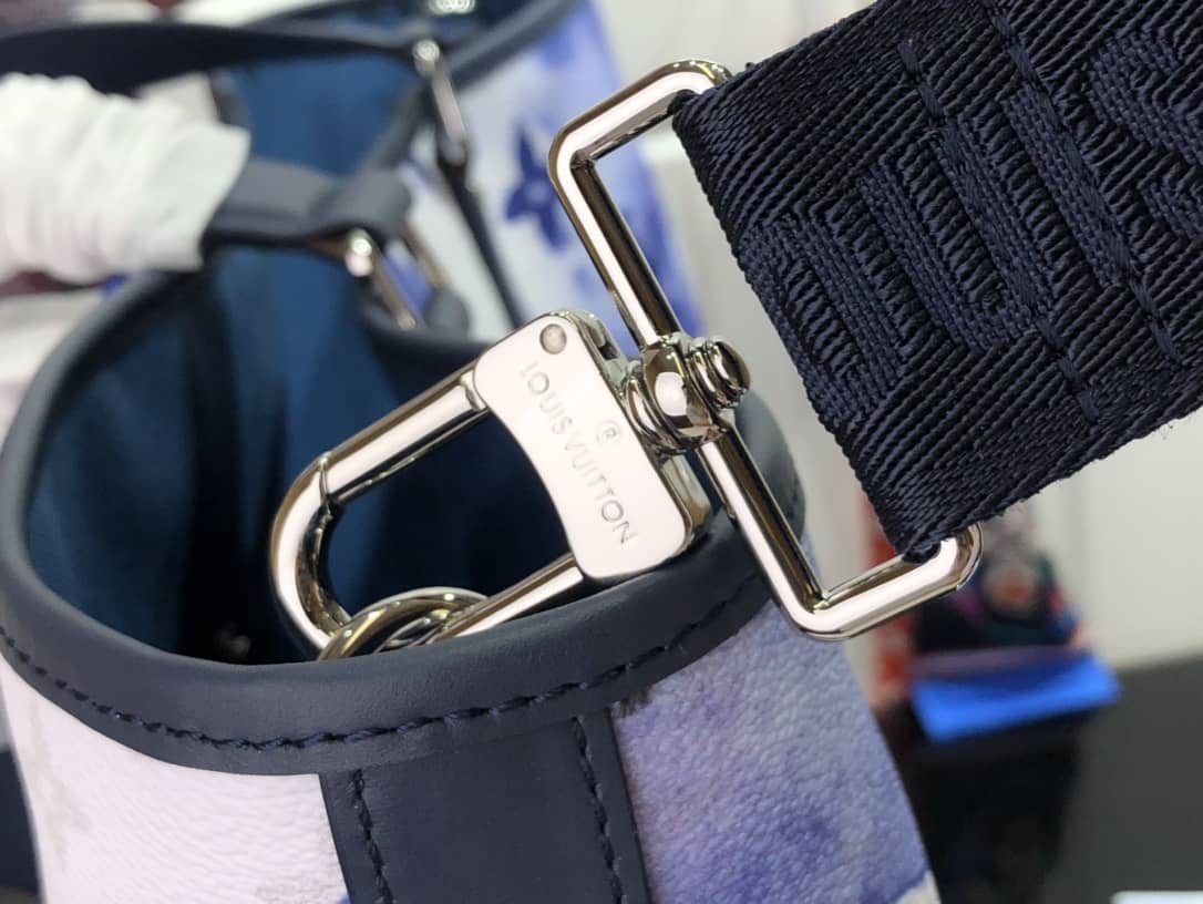 L0vis Vvtt0n Weekend GM Watercolor Monogram Replica Tote Blue M45754