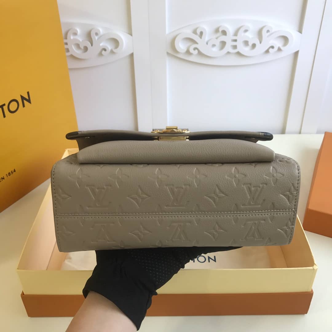 L0vis Vvtt0n Monogram Empreinte Vavin PM Chain Replica Shoulder Bag Khaki M44151