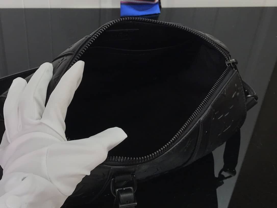 L0vis Vvtt0n Monogram Seal Leather City Keepall Bag Replica M57955