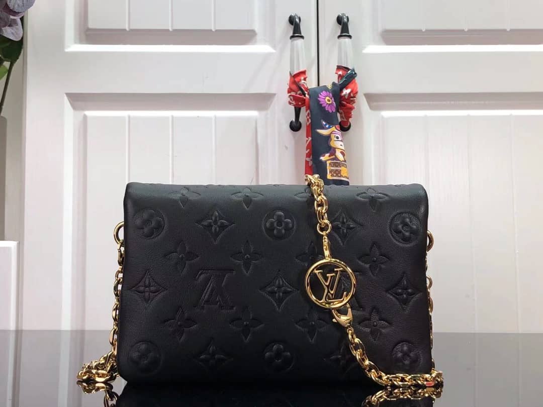 L0vis Vvtt0n Pochette Coussin Monogram Embossed Lambskin Chain Replica Bag Black