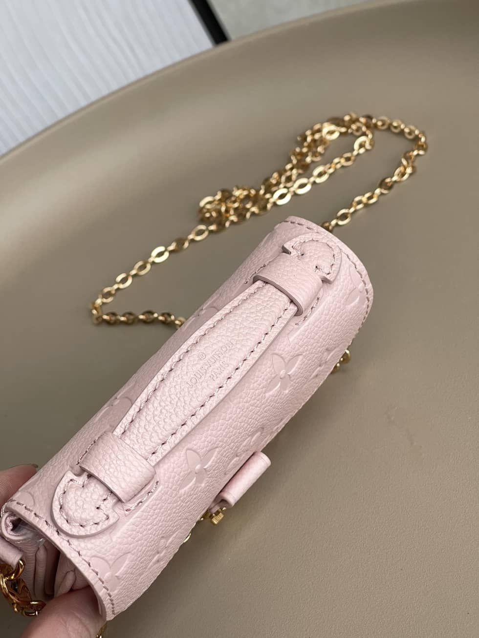 L0vis Vvtt0n Micro Métis Monogram Empreinte Leather 2WAY Chain M81389 Replica Crossbody Bag