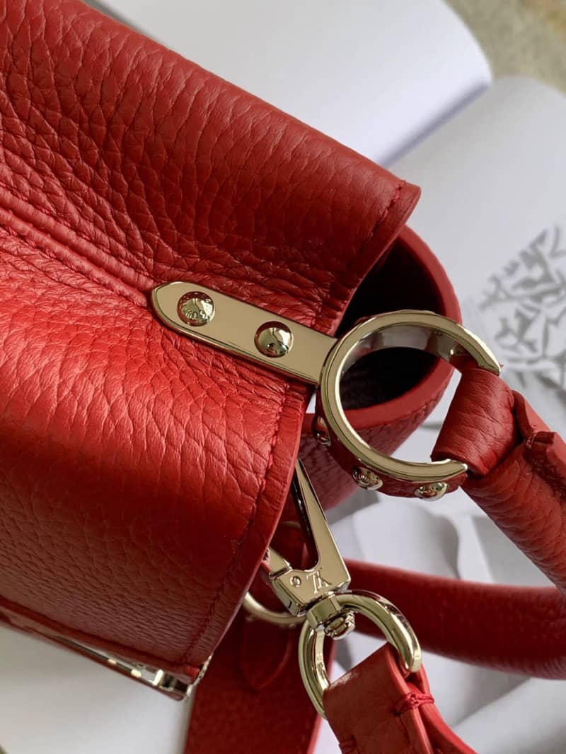 L0vis Vvtt0n Taurillon Leather Capucines Mini Replica Bag Red M55985