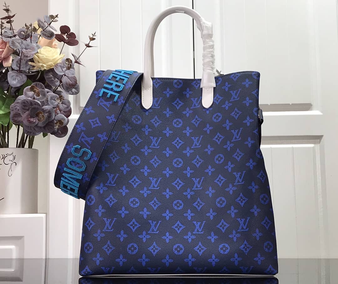 Must Have Designer Chain Tote Bag
