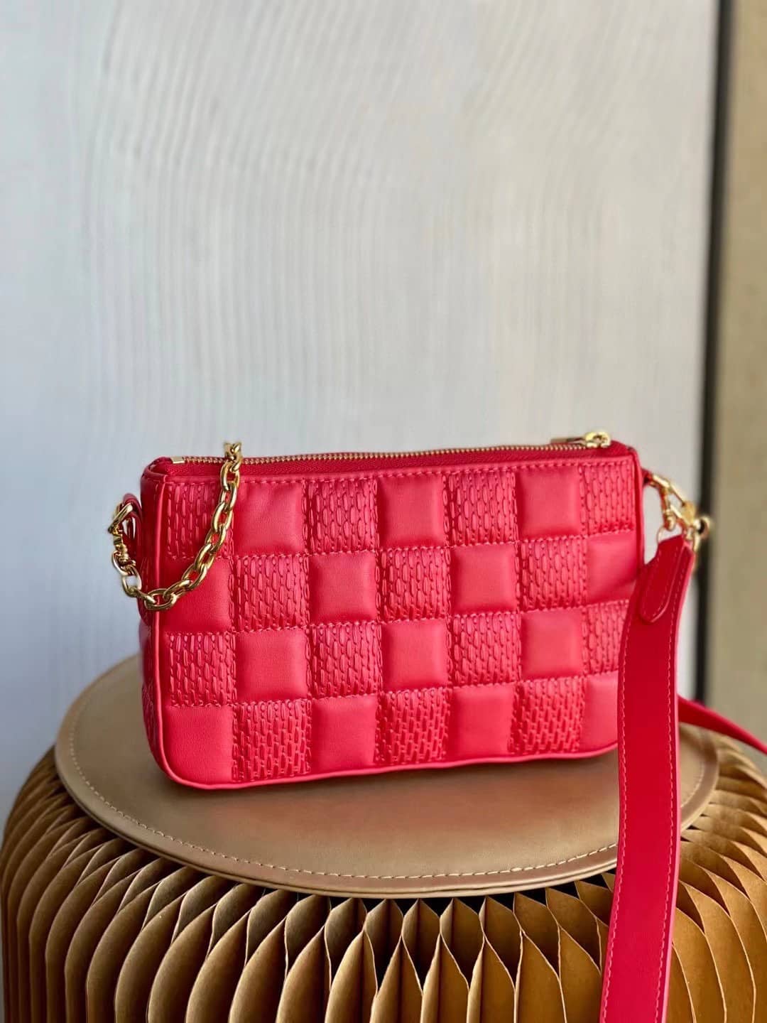 L0vis Vvtt0n Pochette Troca Red M59049 Replica Crossbody Bag