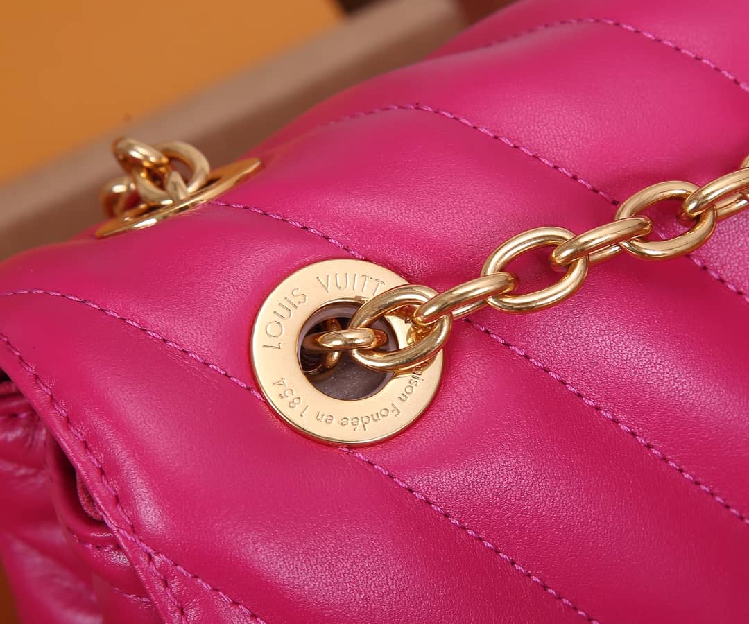 L0vis Vvtt0n New Wave Chain Agathe Replica Bag M58553