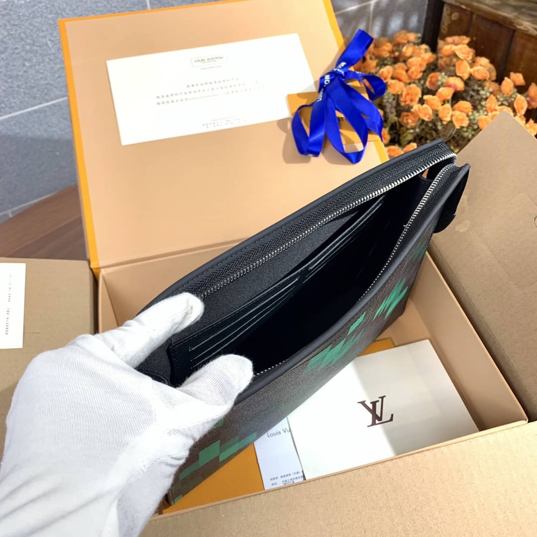 L0vis Vvtt0n Pochette Voyage Leather Bag Replica N60176