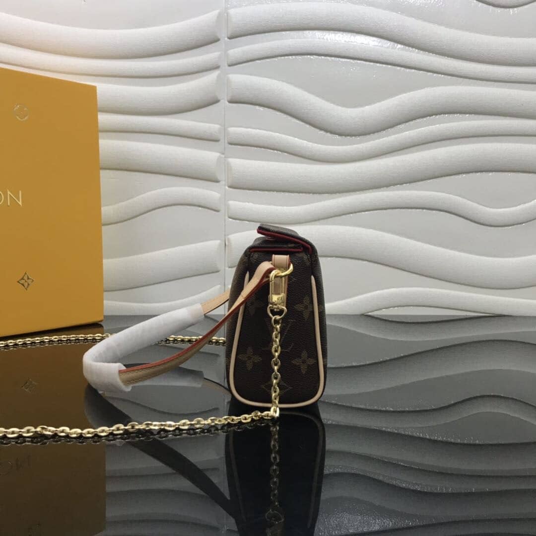 L0vis Vvtt0n Monogram Recital Replica Leather Shoulder Bag M51900