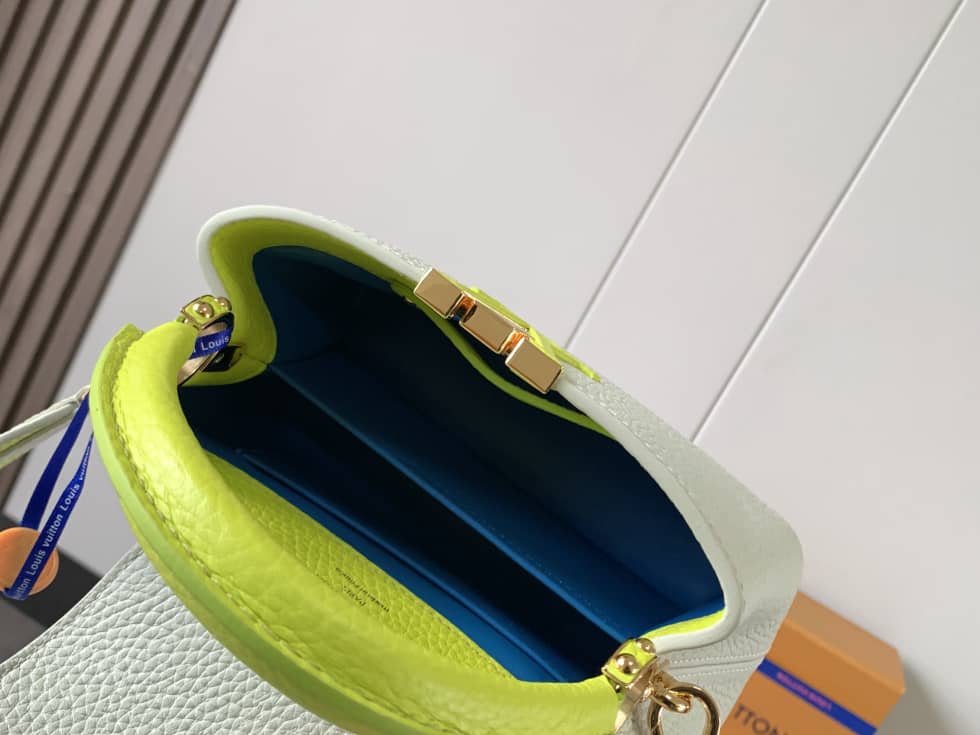 L0vis Vvtt0n Capucines Mini M59440 Replica Shoulder Bag