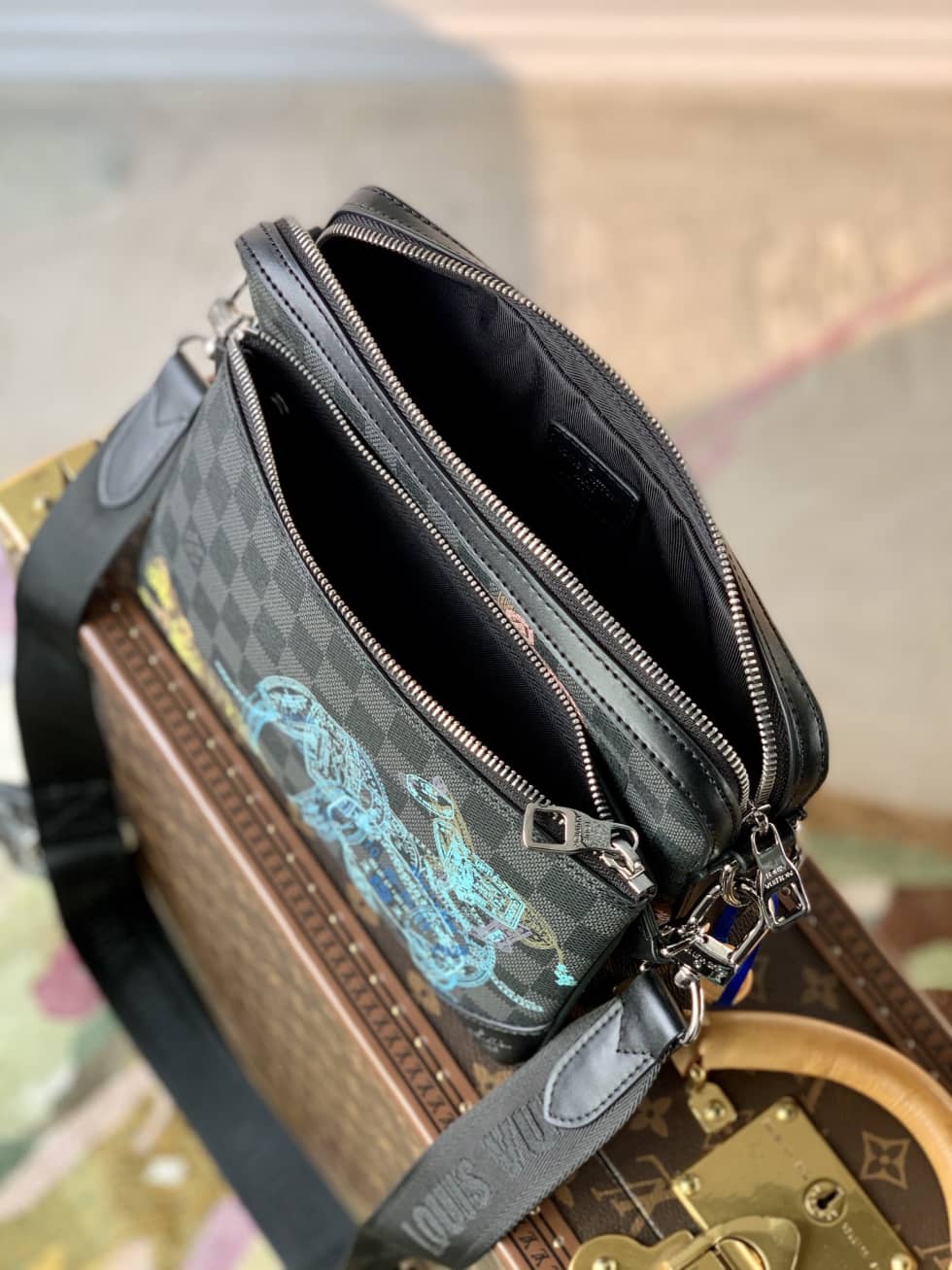 L0vis Vvtt0n Trio Damier Graphite N58040 Replica Messenger Bag