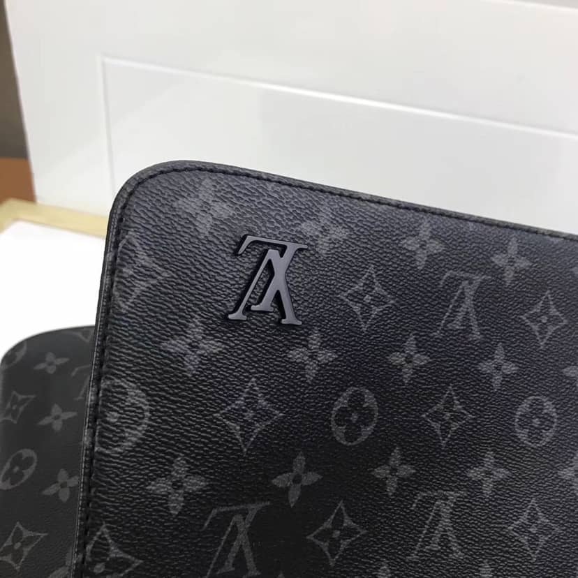 L0vis Vvtt0n District PM Monogram Eclipse Canvas Replica Shoulder Bag M44000