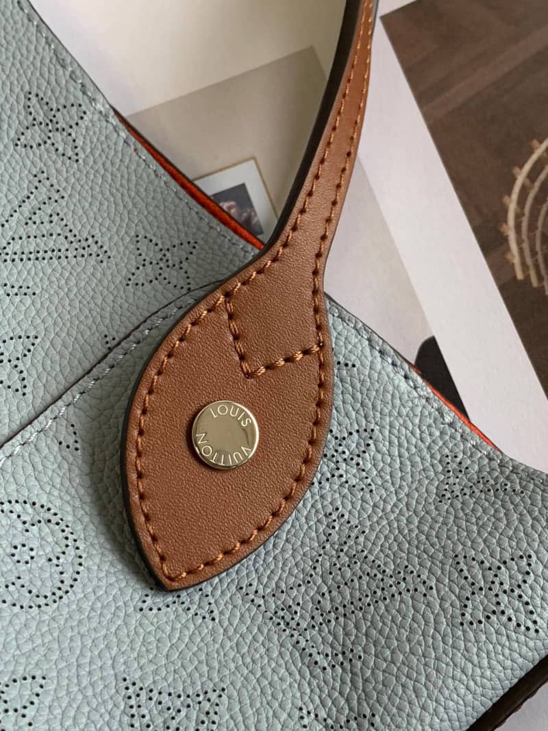 L0vis Vvtt0n Mahina Hina PM Leather Tote Replica Blue M54353