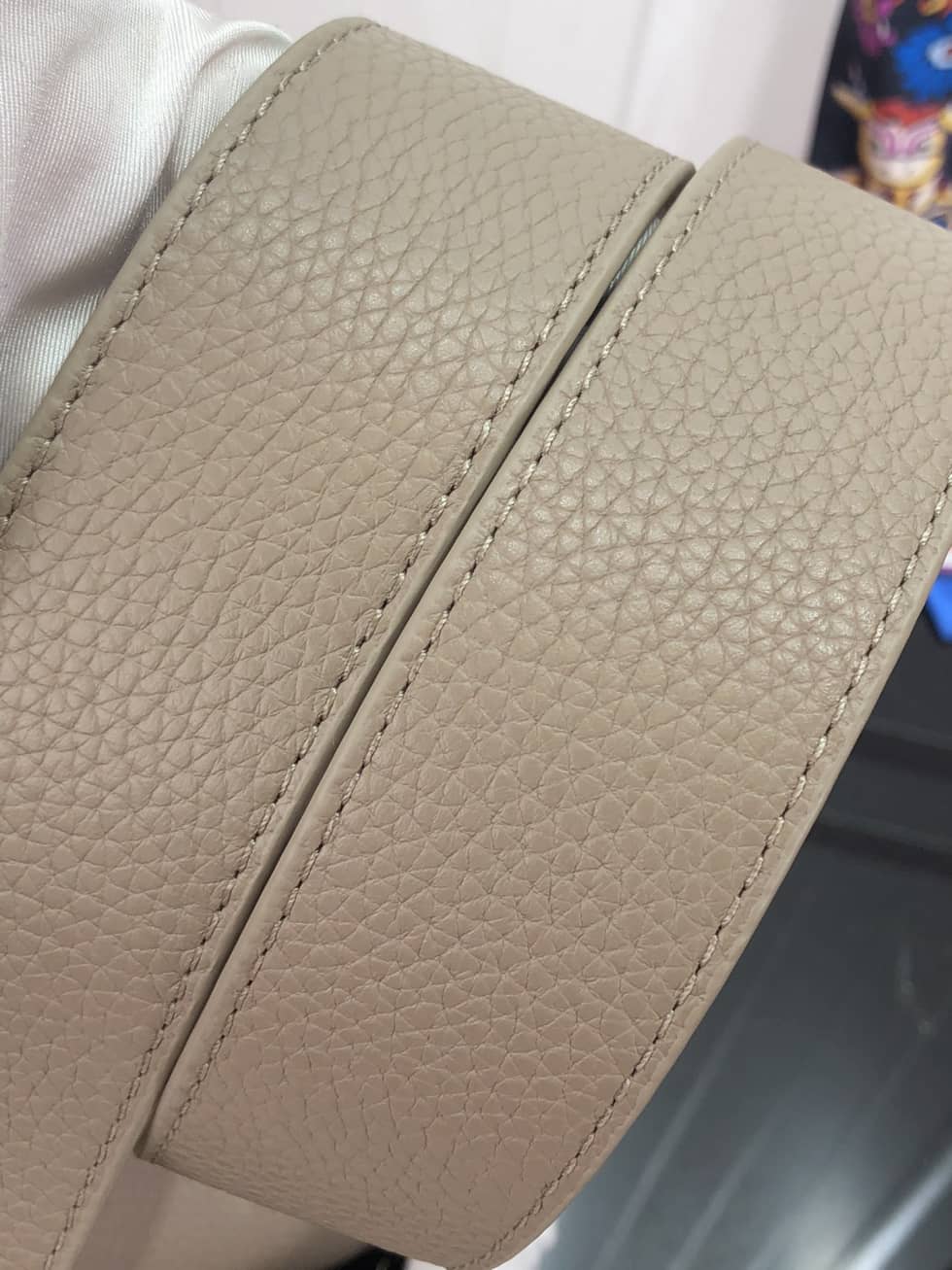 L0vis Vvtt0n Capucines Mini Beige M59066 Replica Shoulder Bag