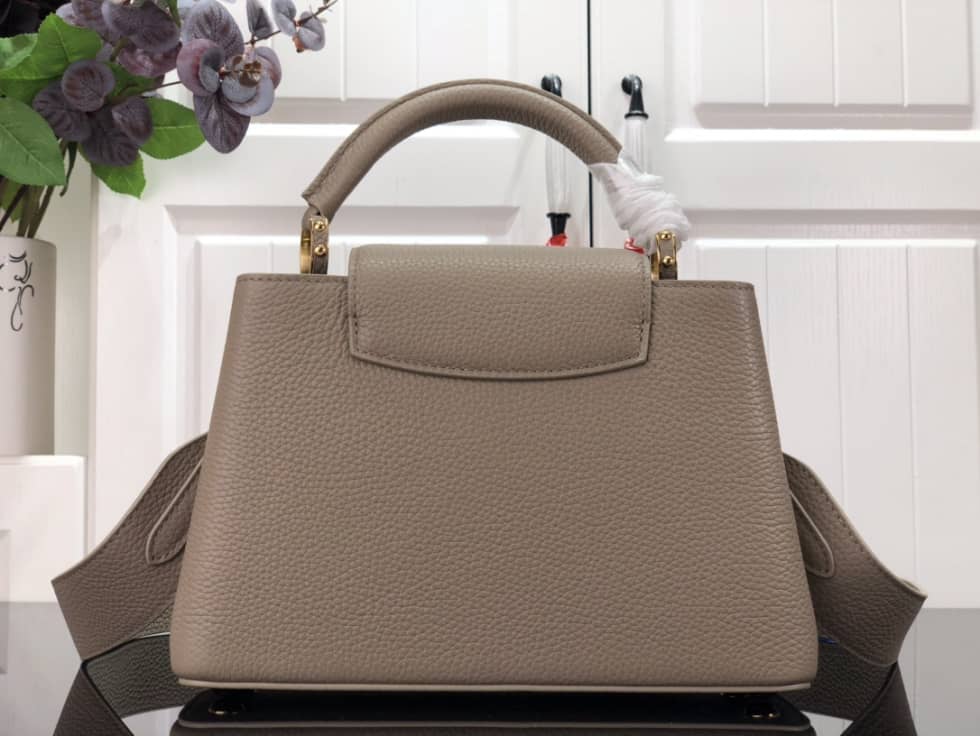 L0vis Vvtt0n Capucines BB Beige M59066 Replica Shoulder Bag