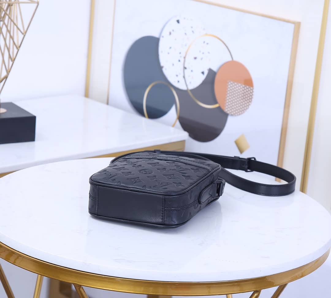 L0vis Vvtt0n Danube Slim Monogram Shadow Crossbody Bag Replica M44972