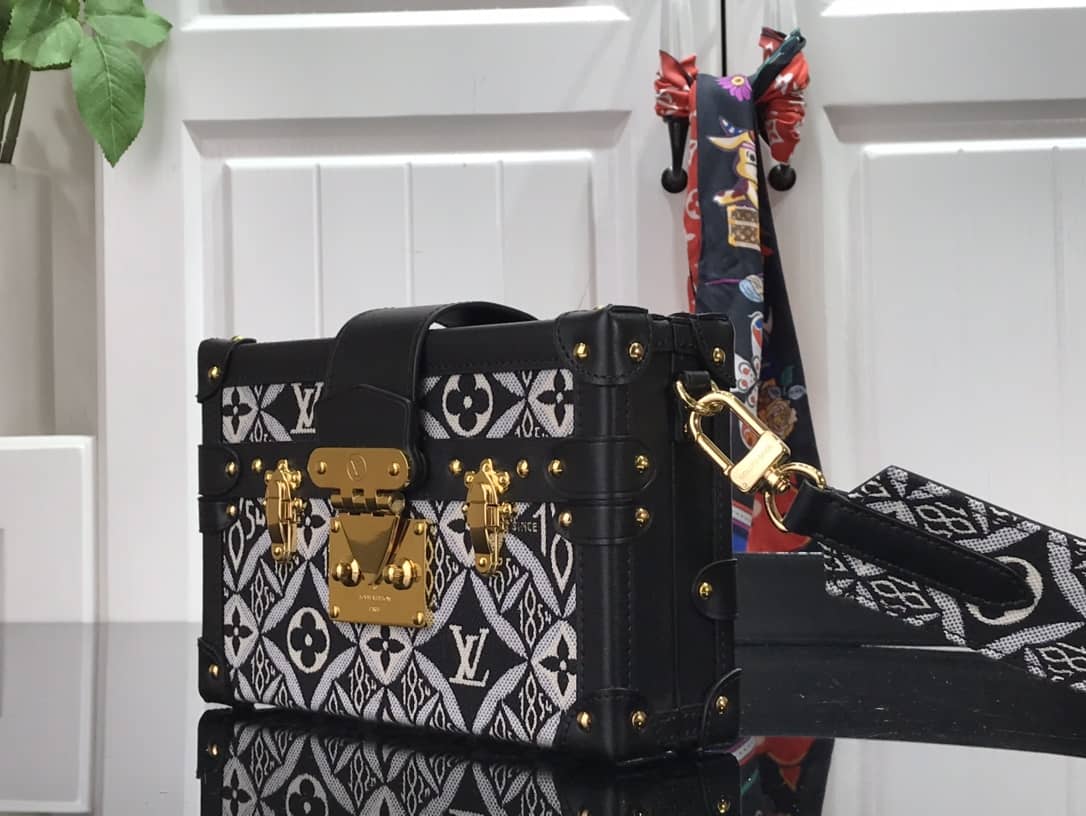 L0vis Vvtt0n Since 1854 Petite Malle Replica Bag Black M57212