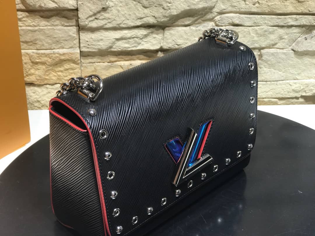 L0vis Vvtt0n Twist MM High Quality Replica Bag