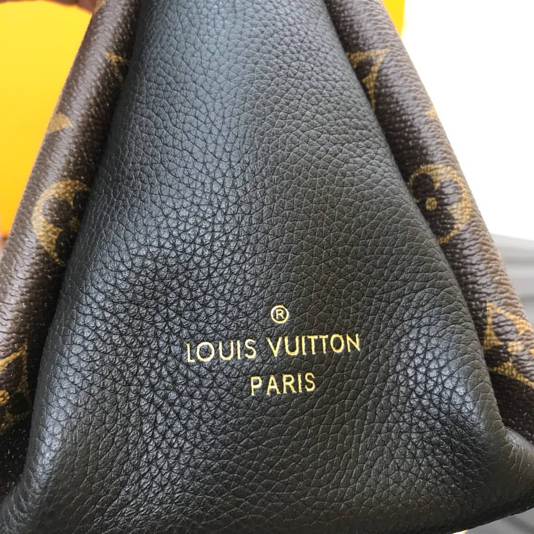 L0vis Vvtt0n Surene BB Chain Shoulder Bag Replica Black M43775
