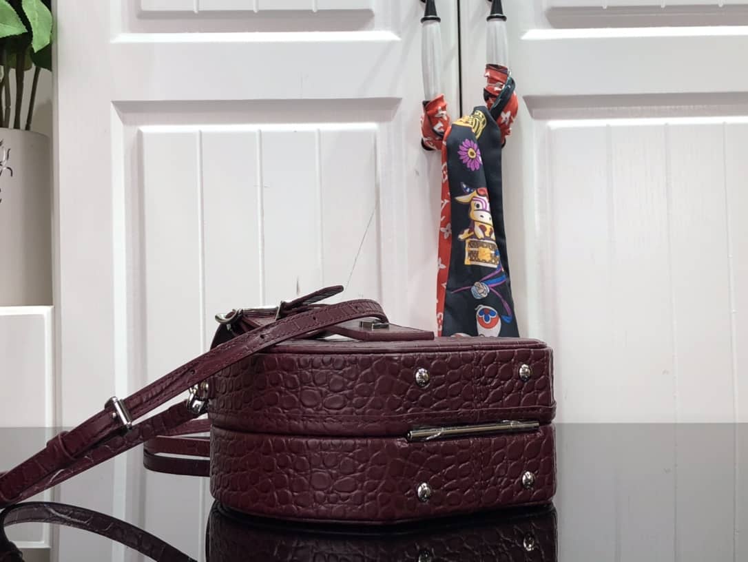 L0vis Vvtt0n Petite Boite Chapeau Crocodilien Brillant Replica Bag Red N93597